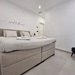 Luxe Balcon De Villa