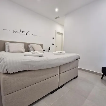 Luxe Balcon De Villa